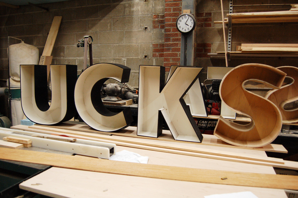 "ucks" letters