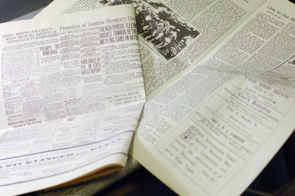 Old Fashioned Newspaper Prop Lineartdrawingslineartdrawingsdoodles