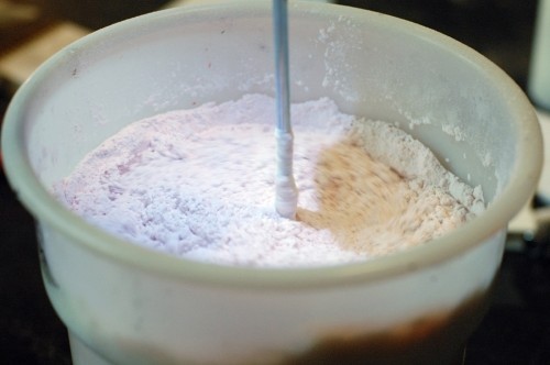 Mixing the alginate